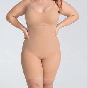 HoneyLove SuperPower Short in Sand - Large